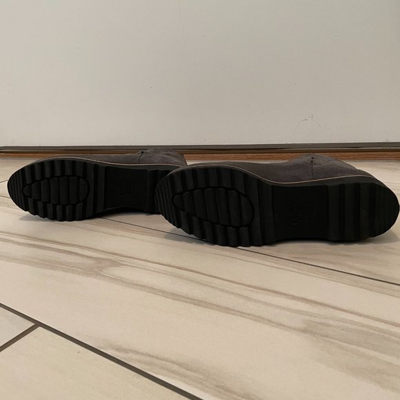 BLONDO Waterproof Bootie Dark Grey Suede - Picture 5 of 9